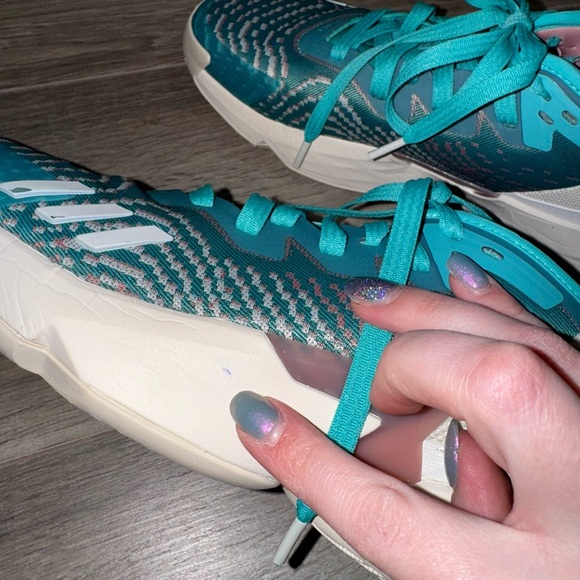 Adidas D.O.N. Issue 4 Grade Basketball Shoe - Picture 10 of 13